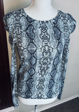 BB Dakota Snake Print Shirt Top Gray Long sleeve sz XS puff shoulders stretch